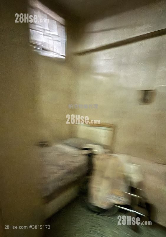 Hing Wah House Sell 3 Bedrooms , 1 Bathroom 722 ft²