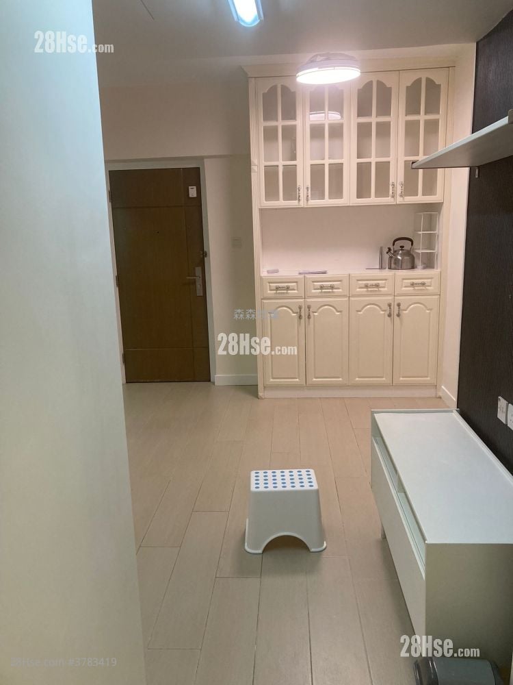 Carson Mansion Rental 3 Bedrooms , 1 Bathroom 459 ft²