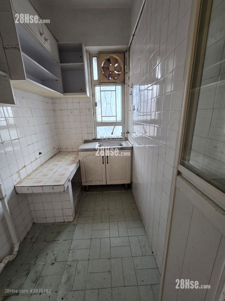 维新大厦 售盘 2 房 , 1 浴室 371 平方尺