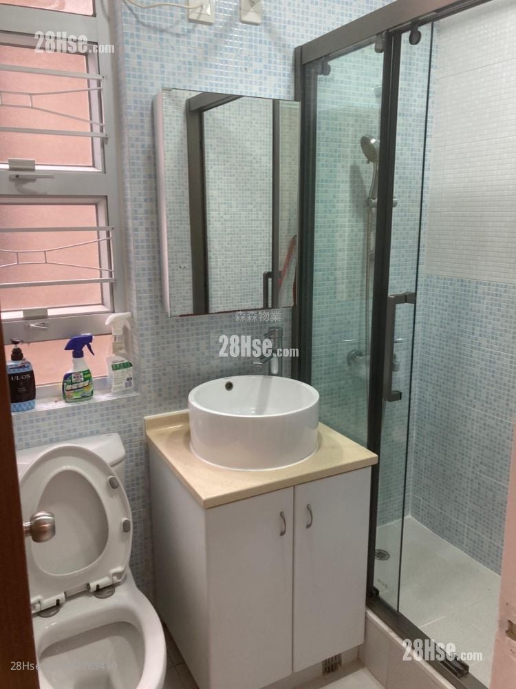 Carson Mansion Rental 3 Bedrooms , 1 Bathroom 459 ft²