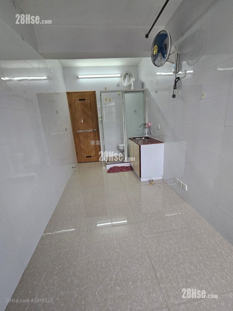 Tin Po Building Rental Studio , 1 Bathroom 160 ft²