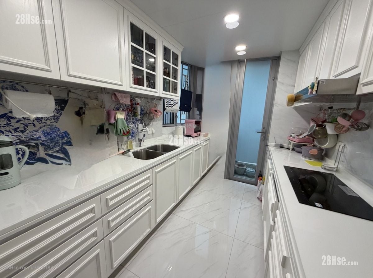 The Riverpark Sell 4 Bedrooms 1,262 ft²