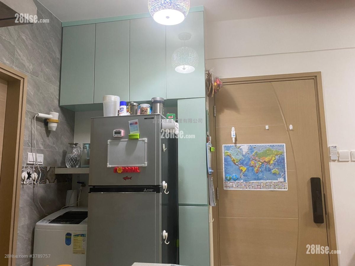 United Building Sell 2 Bedrooms , 1 Bathroom 287 ft²