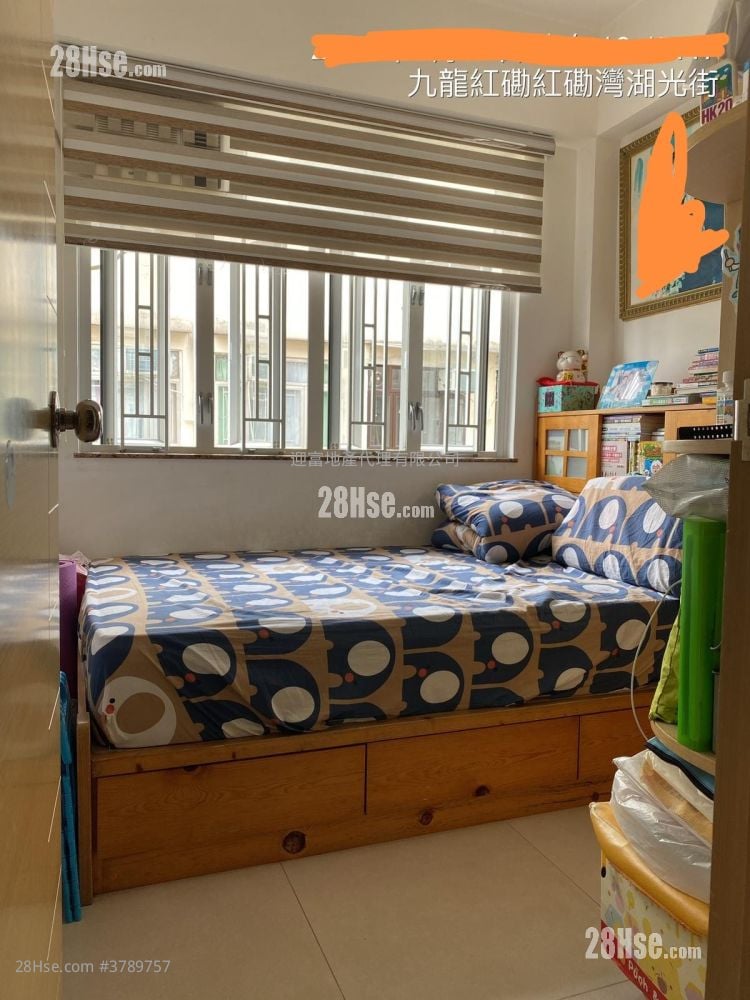 United Building Sell 2 Bedrooms , 1 Bathroom 287 ft²