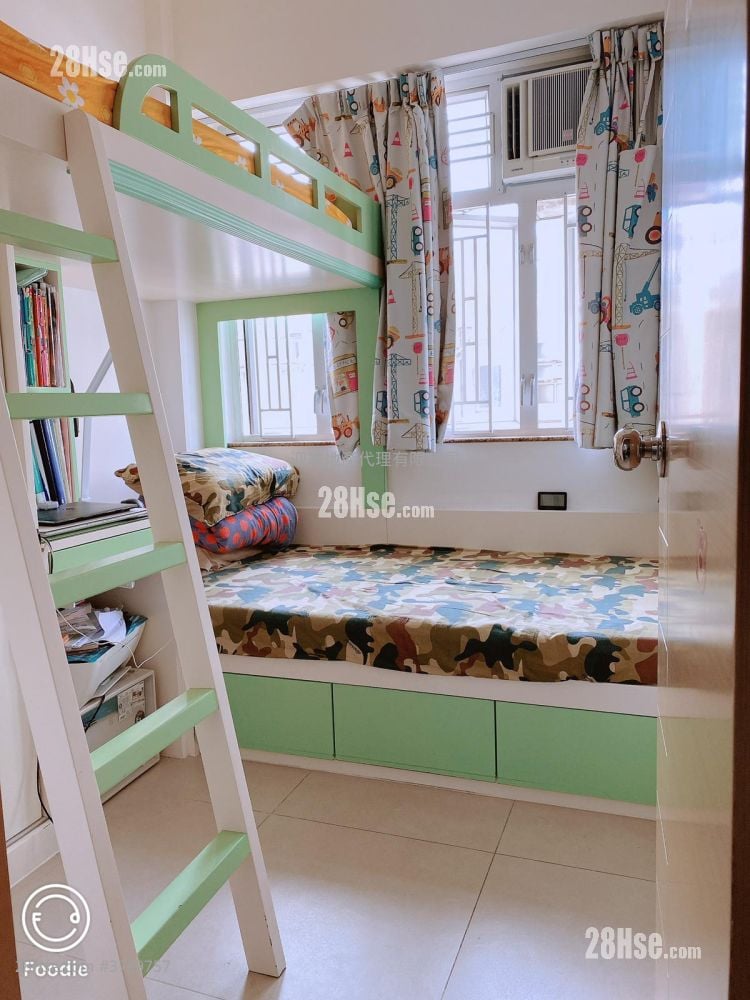 United Building Sell 2 Bedrooms , 1 Bathroom 287 ft²