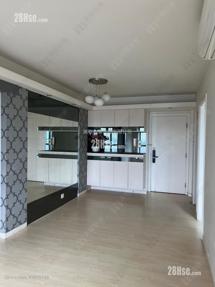 Park Central Rental 3 Bedrooms , 1 Bathroom 547 ft²