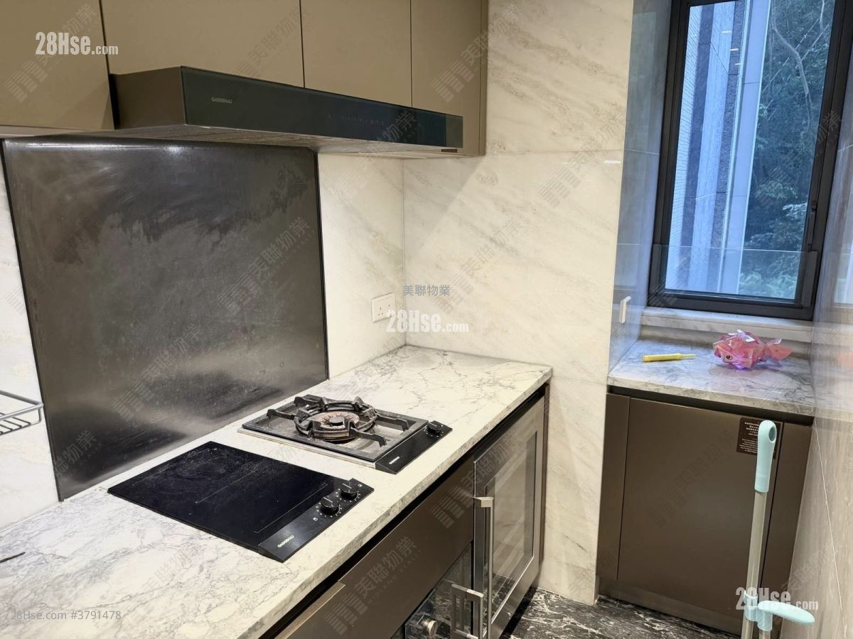 名日九肚山 售盘 3 房 , 3 浴室 755 平方尺