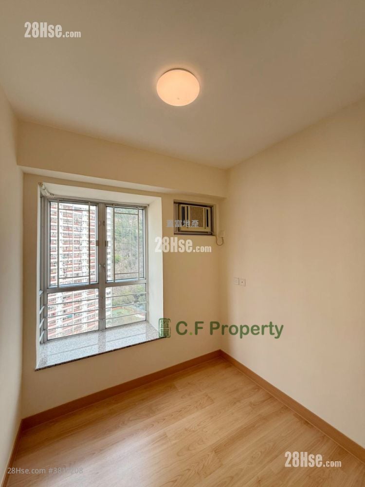 Greenknoll Court Rental 2 Bedrooms , 1 Bathroom