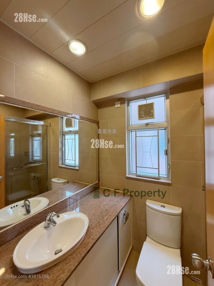 Greenknoll Court Rental 2 Bedrooms , 1 Bathroom