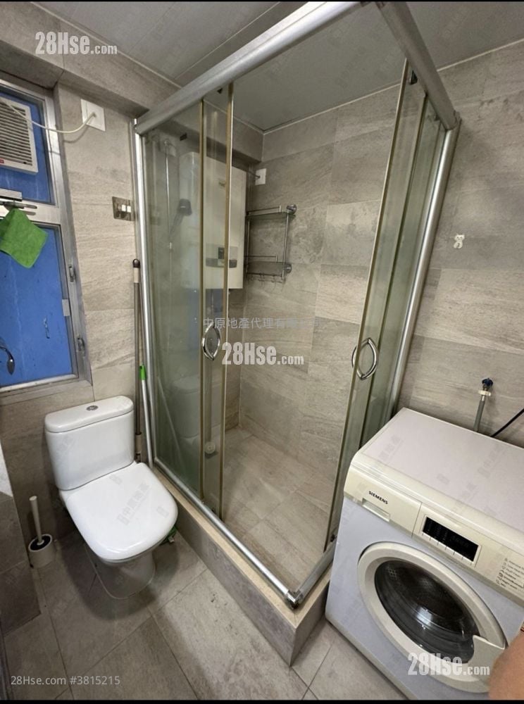 New Kwai Fong Gardens Sell 2 Bedrooms , 1 Bathroom 415 ft²