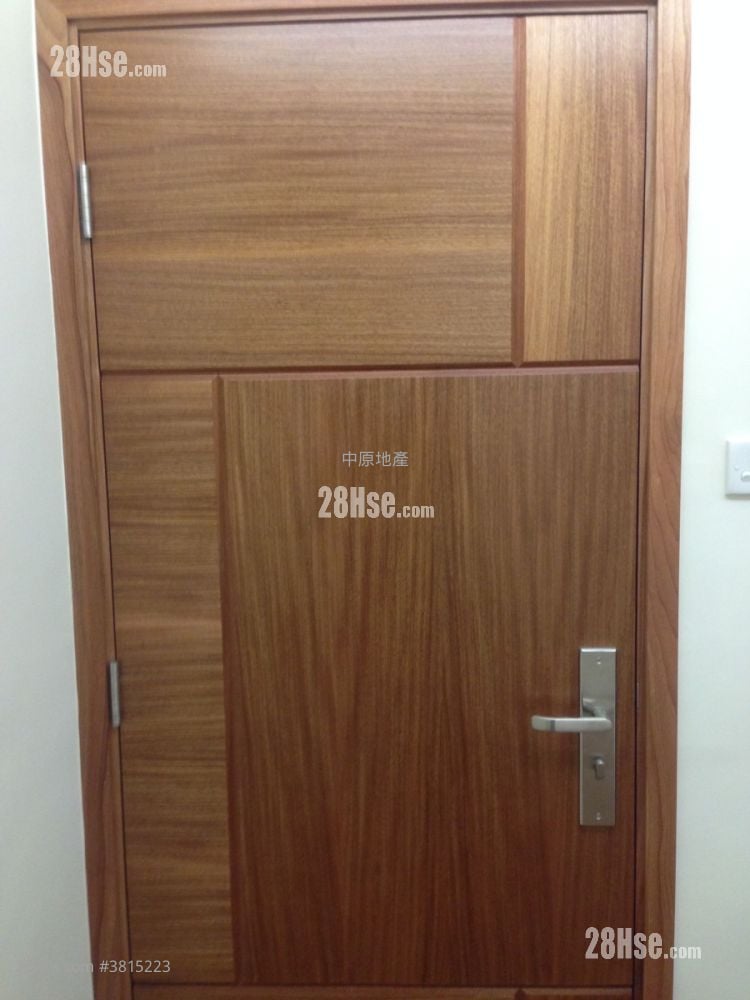 Kwai Fong Terrace Sell 2 Bedrooms , 1 Bathroom 415 ft²