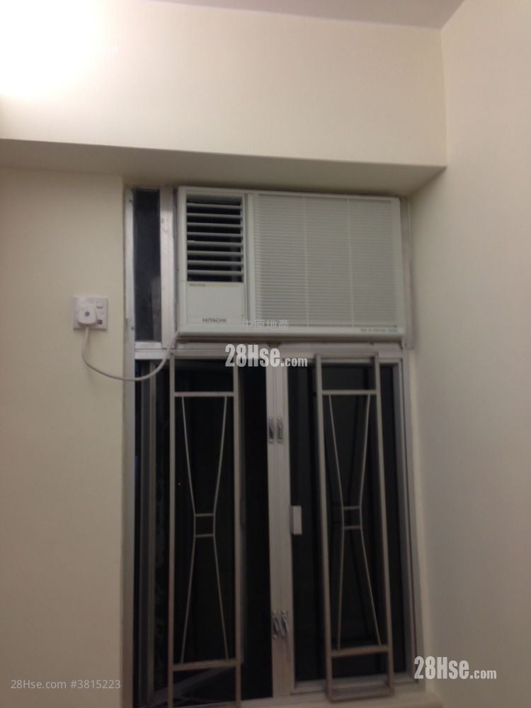 Kwai Fong Terrace Sell 2 Bedrooms , 1 Bathroom 415 ft²