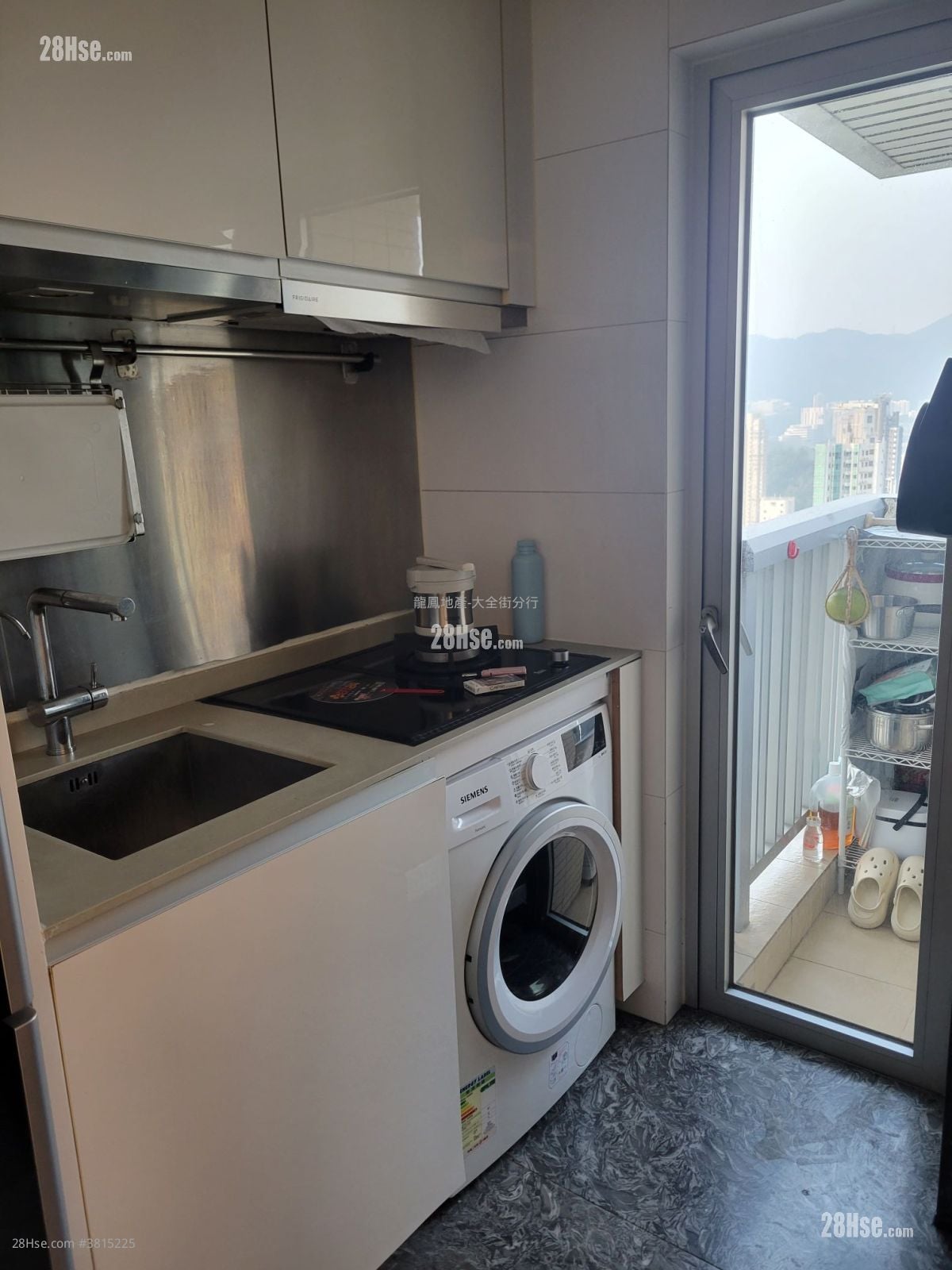 Lime Stardom Rental 2 Bedrooms , 1 Bathroom 468 ft²