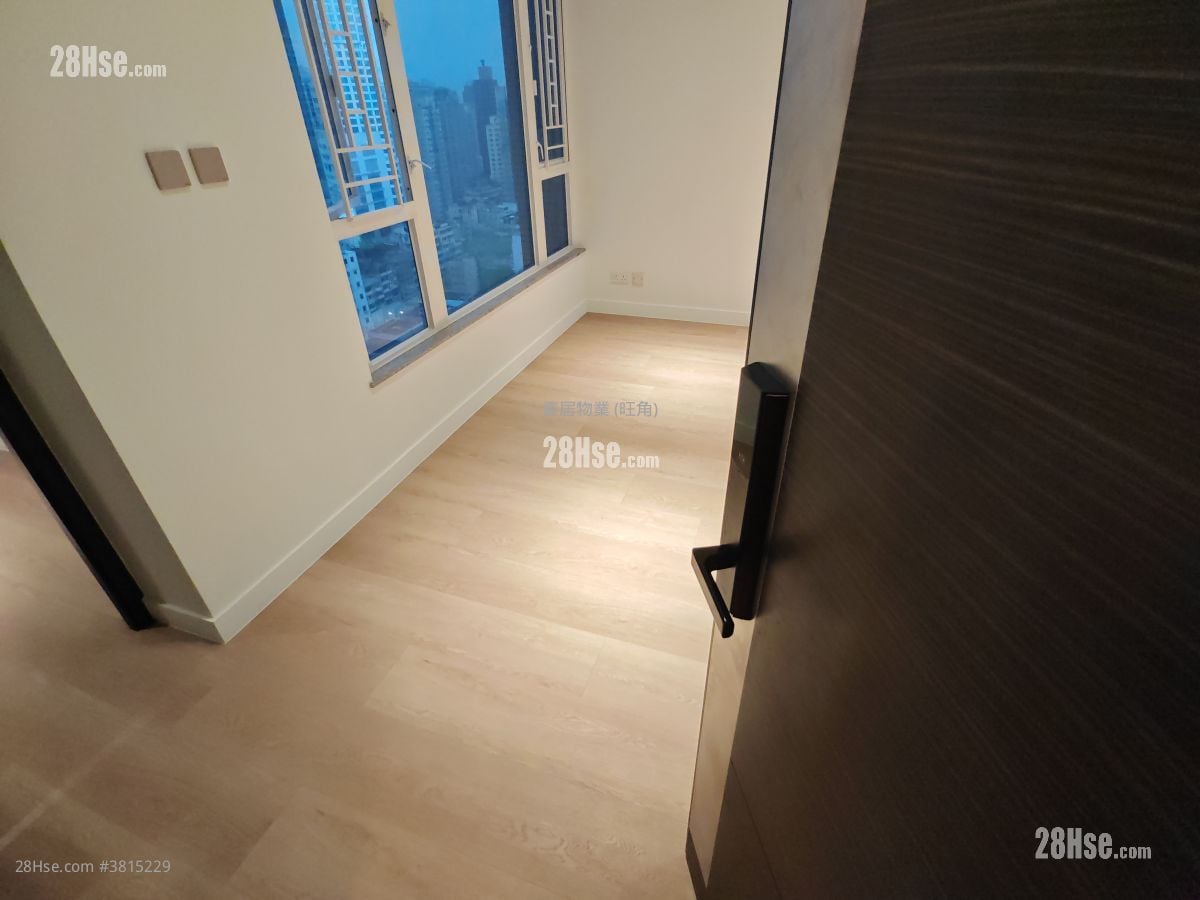 Metroregalia Rental 3 Bedrooms , 2 Bathrooms 767 ft²