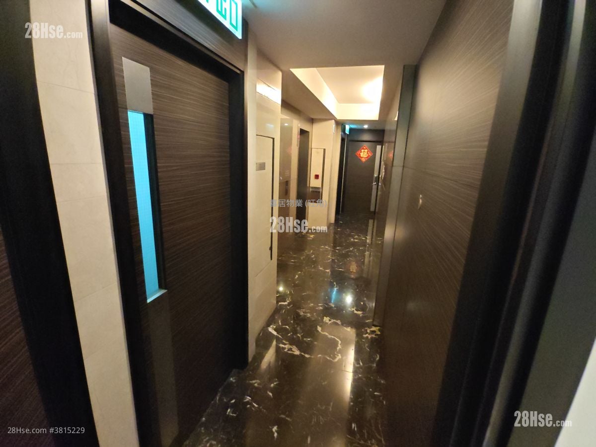 Metroregalia Rental 3 Bedrooms , 2 Bathrooms 767 ft²