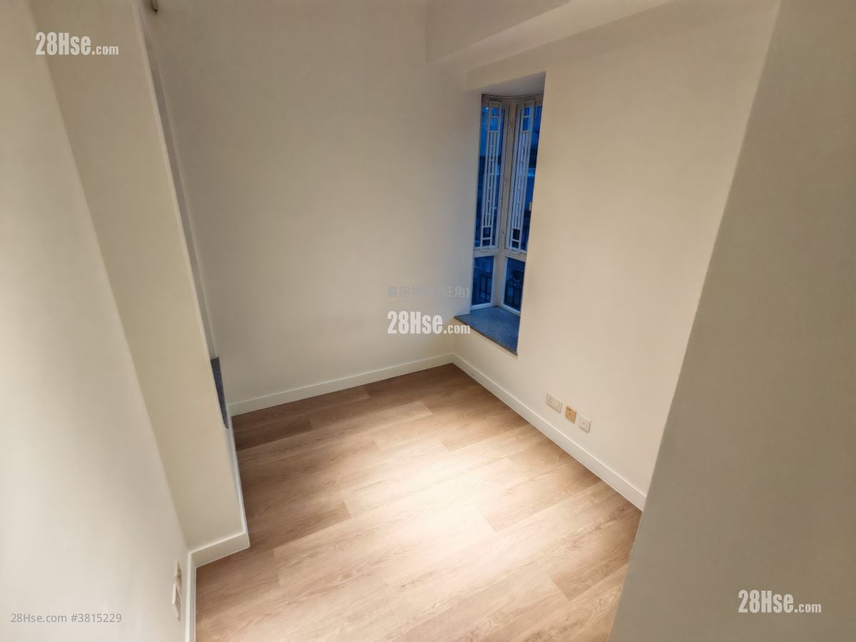 Metroregalia Rental 3 Bedrooms , 2 Bathrooms 767 ft²