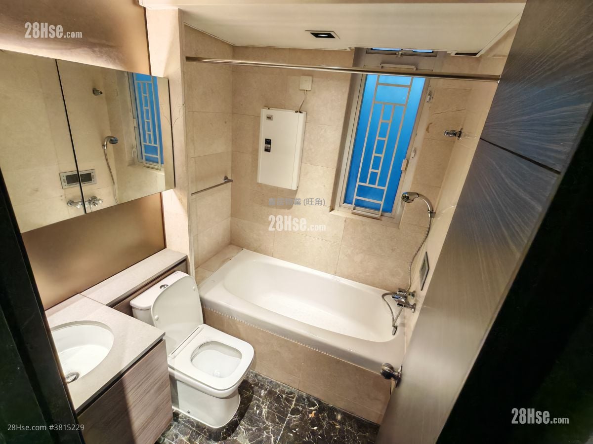 Metroregalia Rental 3 Bedrooms , 2 Bathrooms 767 ft²