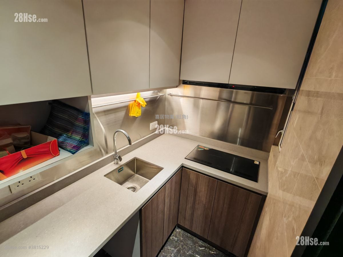 Metroregalia Rental 3 Bedrooms , 2 Bathrooms 767 ft²