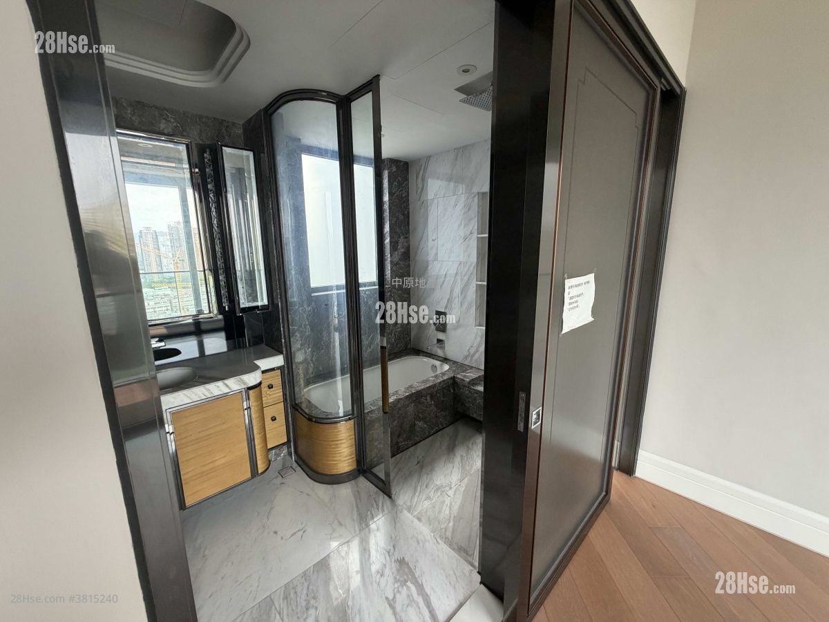 Eden Manor Rental 5+ Bedrooms , 3 Bathrooms 1,803 ft²