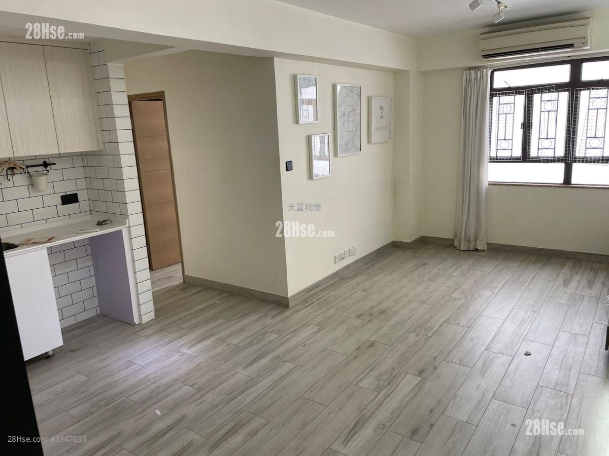 Great Garden Sell 3 Bedrooms , 1 Bathroom 583 ft²