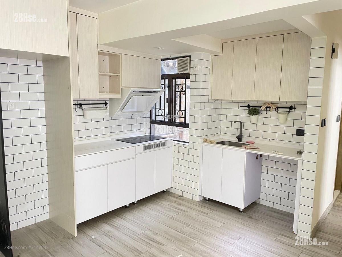 Great Garden Sell 3 Bedrooms , 1 Bathroom 583 ft²