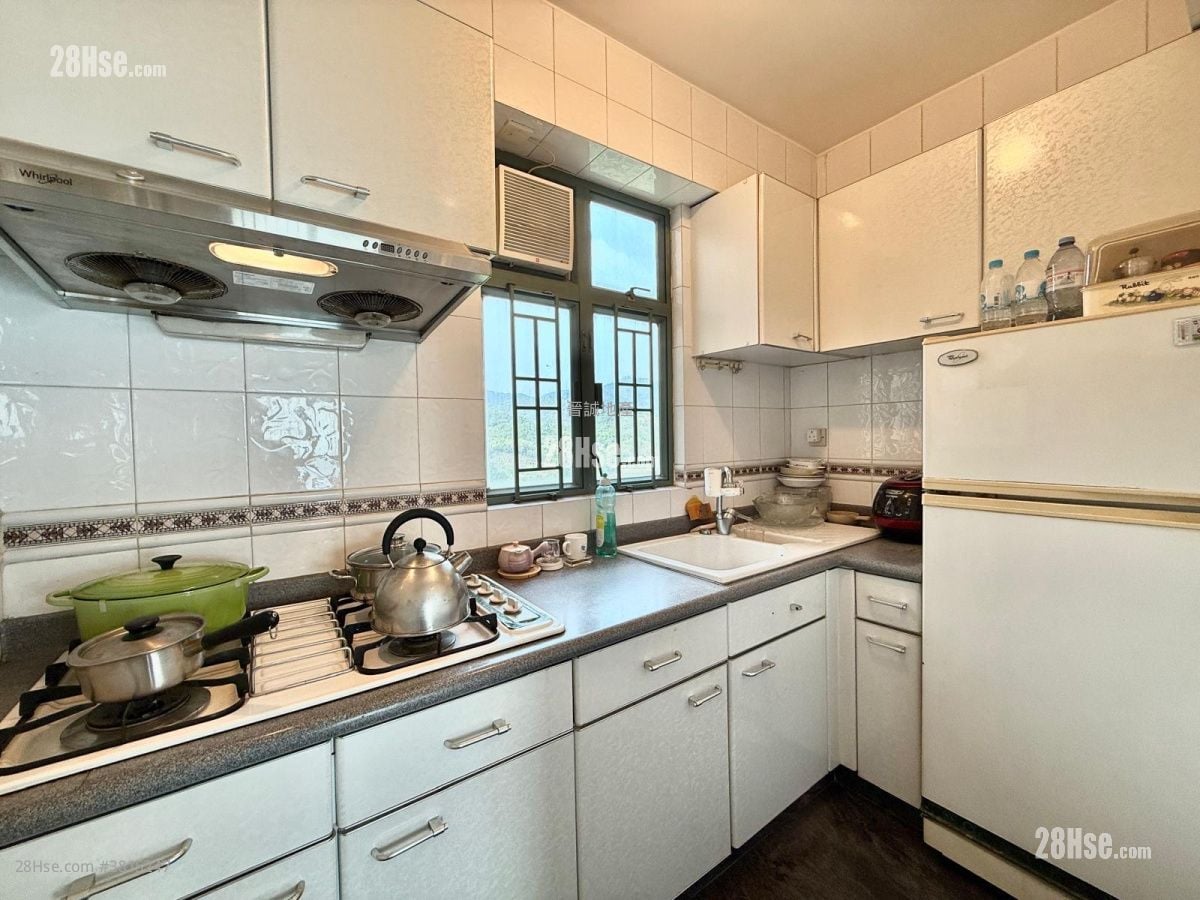 Sea Crest Villa Sell 3 Bedrooms , 2 Bathrooms 632 ft²