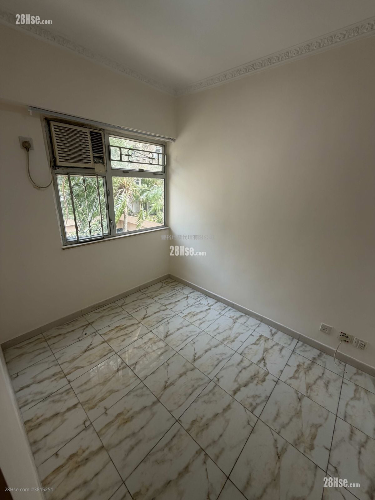 悦丽苑 租盘 421 平方尺