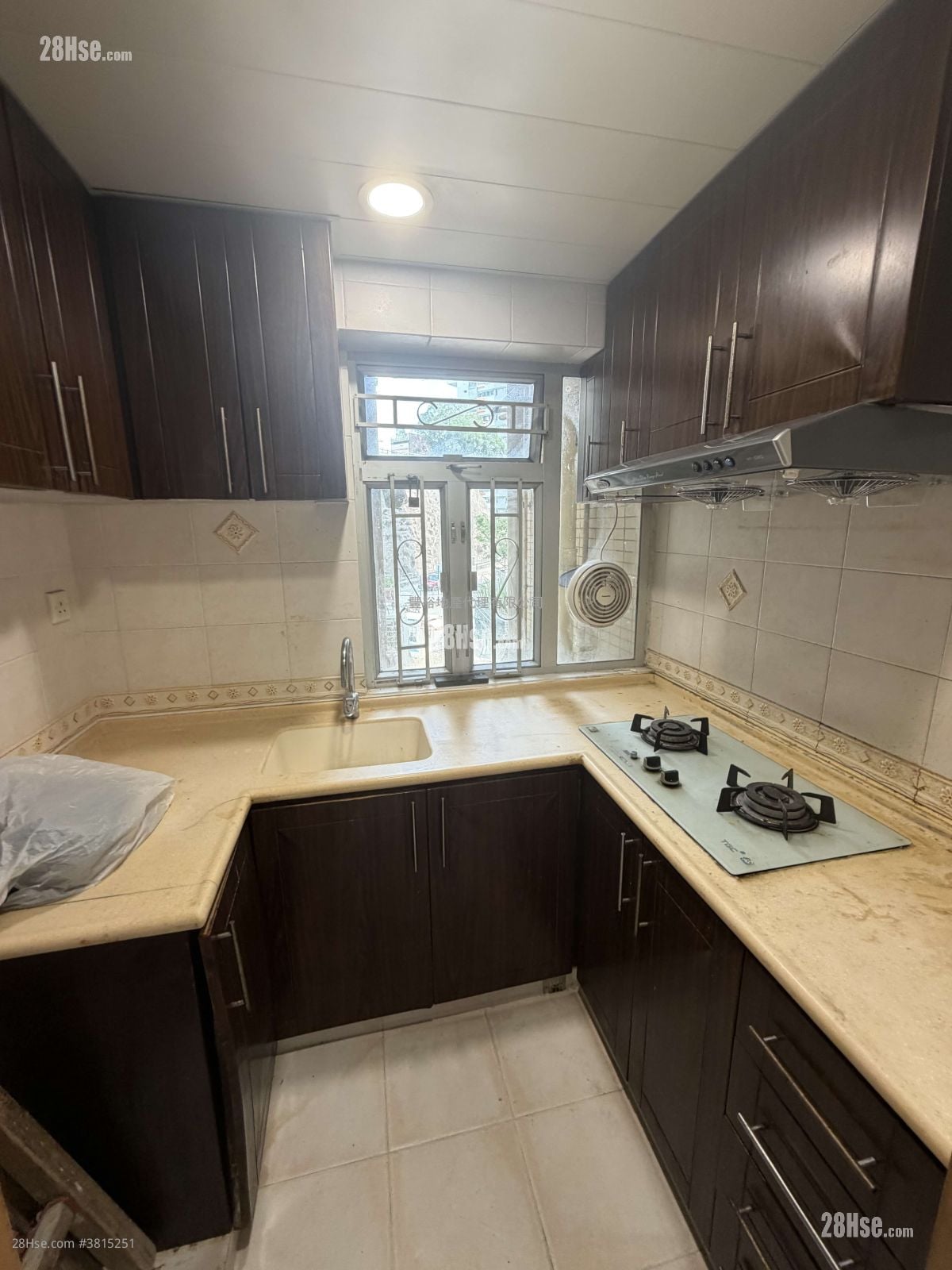 悦丽苑 租盘 421 平方尺