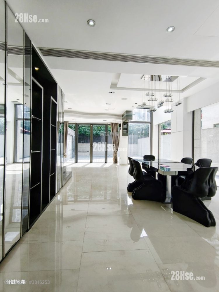 Avignon Sell 5+ Bedrooms , 4 Bathrooms 1,903 ft²