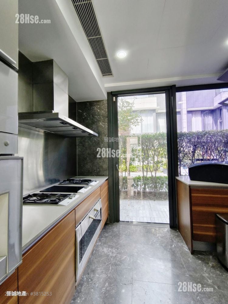 Avignon Sell 5+ Bedrooms , 4 Bathrooms 1,903 ft²