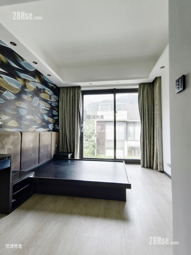 Avignon Sell 5+ Bedrooms , 4 Bathrooms 1,903 ft²