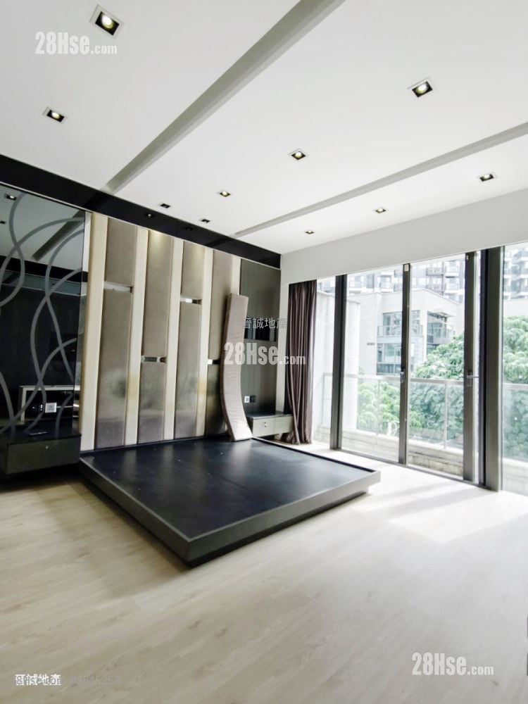 Avignon Sell 5+ Bedrooms , 4 Bathrooms 1,903 ft²