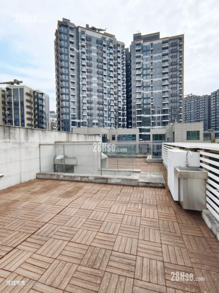 Avignon Sell 5+ Bedrooms , 4 Bathrooms 1,903 ft²