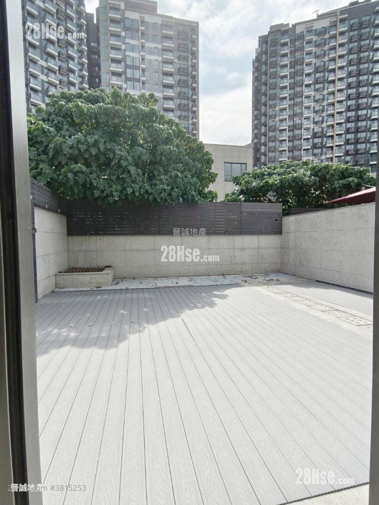 Avignon Sell 5+ Bedrooms , 4 Bathrooms 1,903 ft²