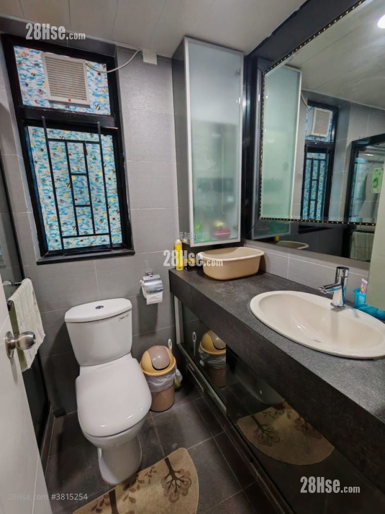 Verdant Villa Sell 3 Bedrooms , 2 Bathrooms 825 ft²