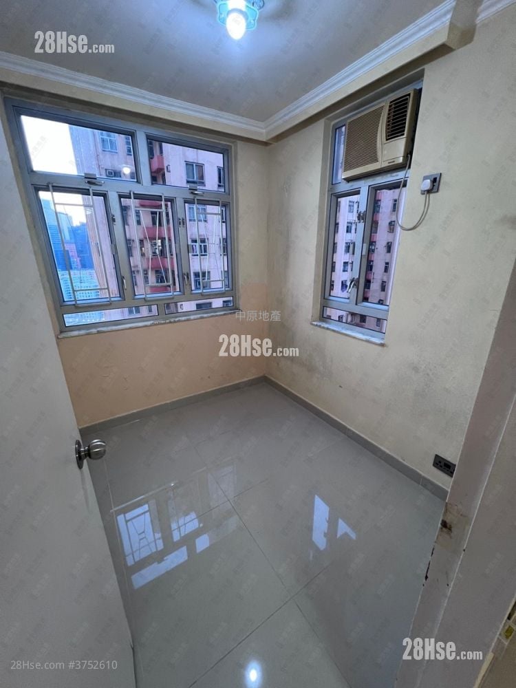 Amoy Gardens Sell 2 Bedrooms 390 ft²