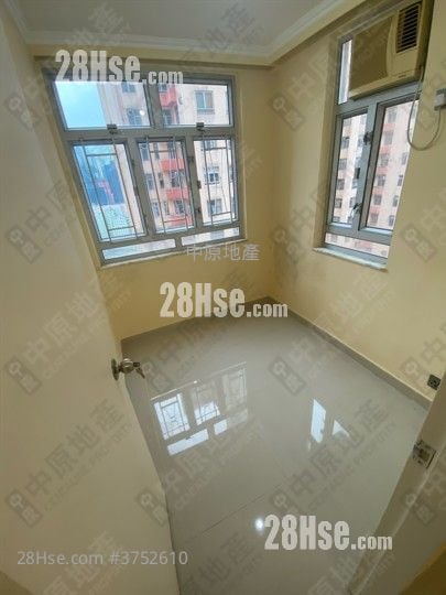 Amoy Gardens Sell 2 Bedrooms 390 ft²