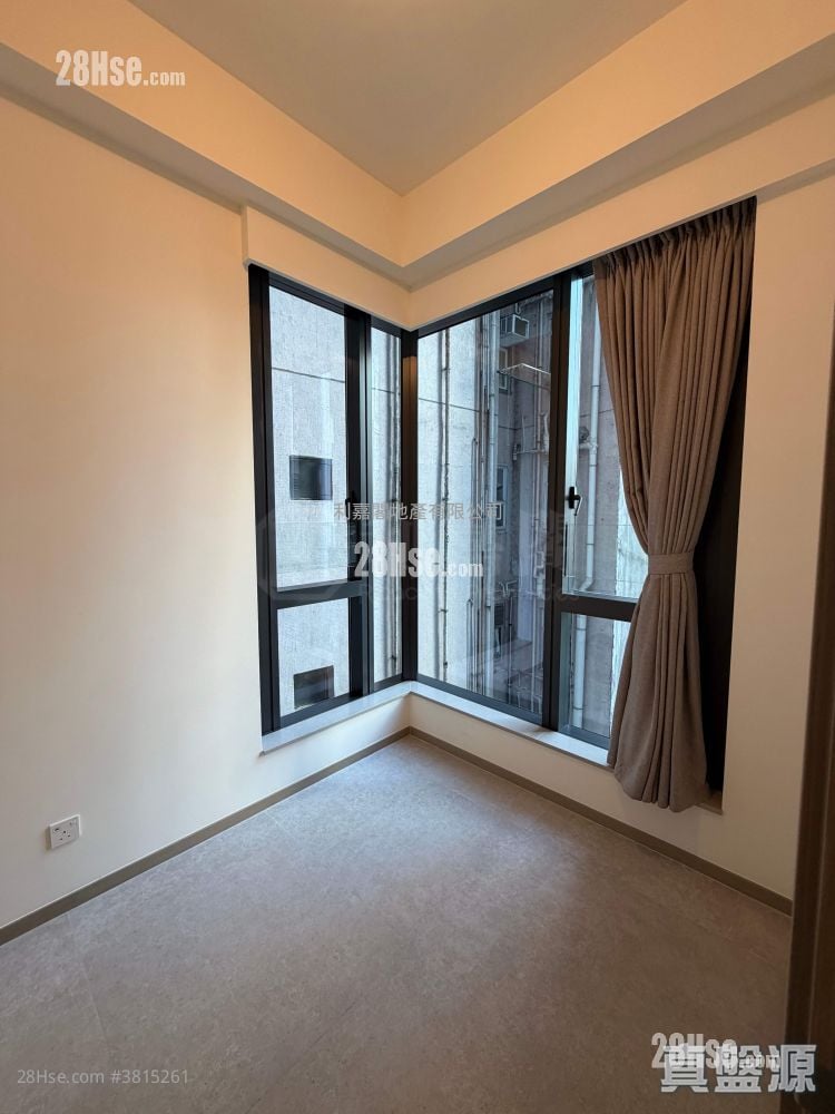 Kennedy 38 租盤 1 房 , 1 浴室 292 平方呎