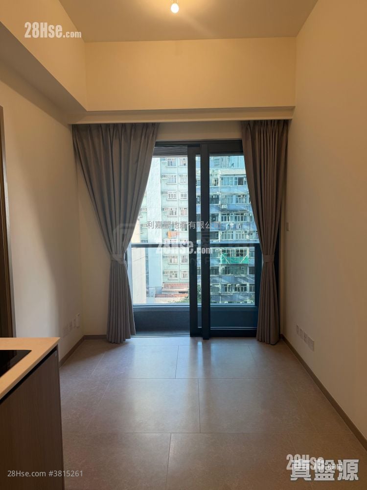 Kennedy 38 租盤 1 房 , 1 浴室 292 平方呎