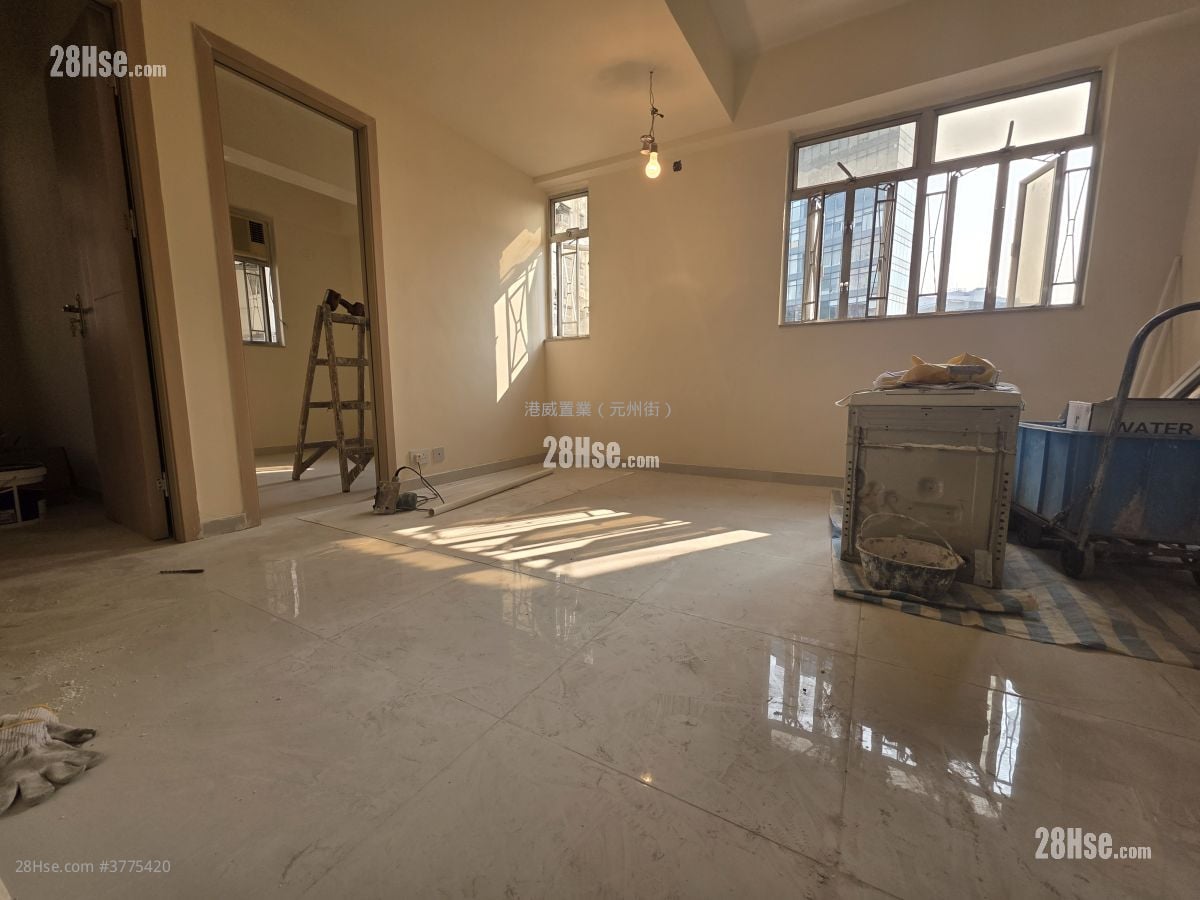 Kam Pui Building Sell 2 Bedrooms 371 ft²