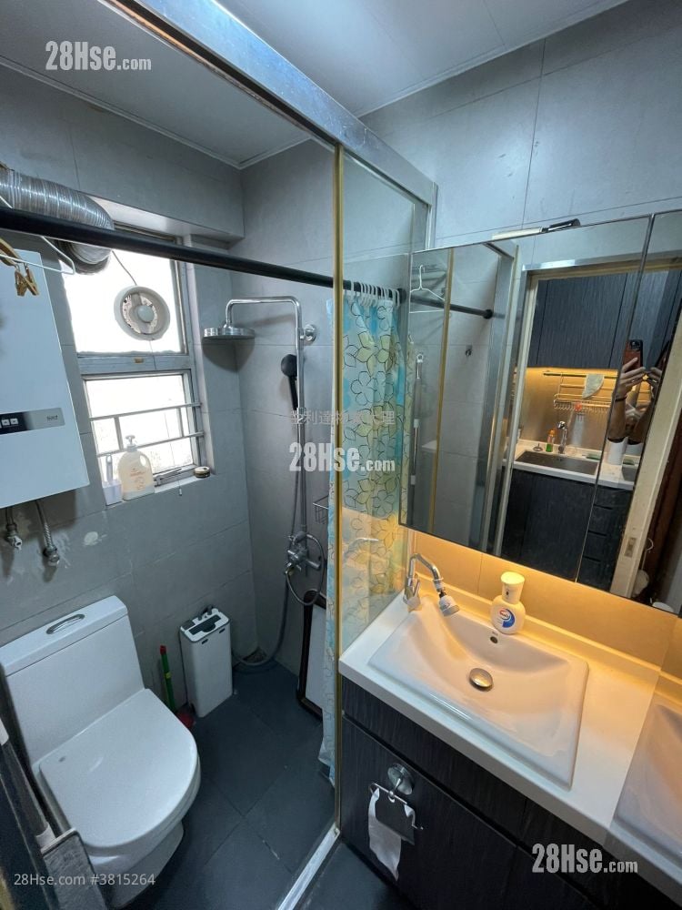 Kam Shing House Rental 2 Bedrooms , 1 Bathroom 313 ft²