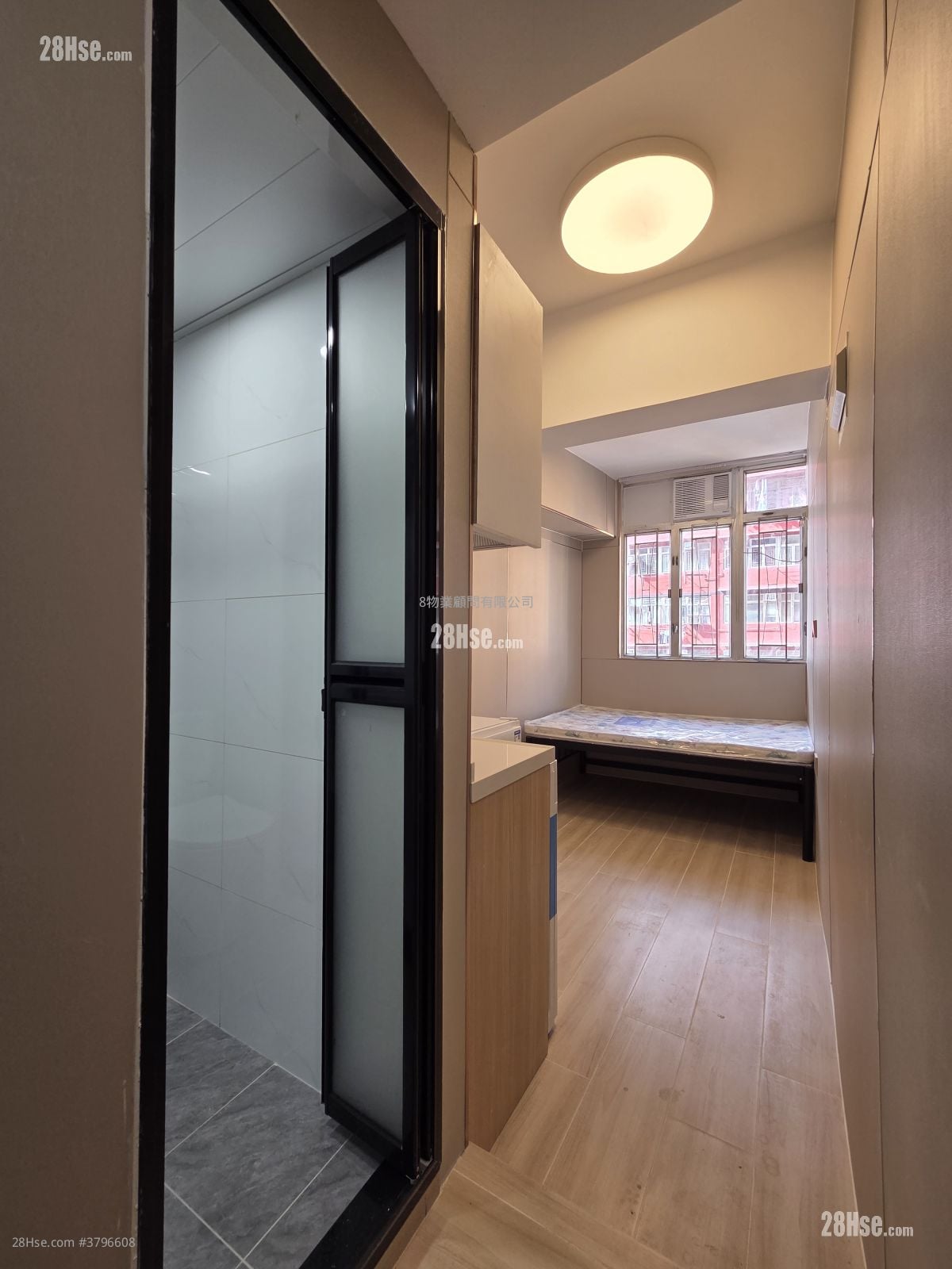 Hin Wah Building Rental Studio , 1 Bathroom 140 ft²