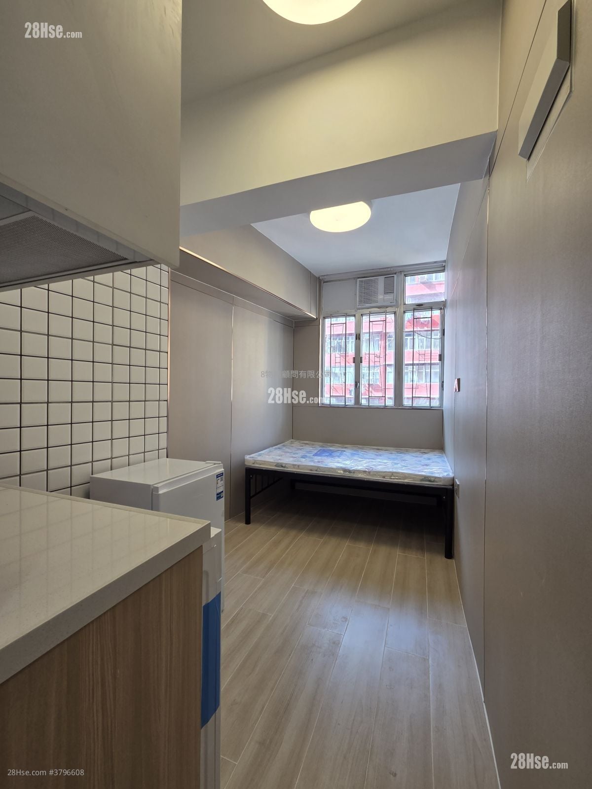 Hin Wah Building Rental Studio , 1 Bathroom 140 ft²