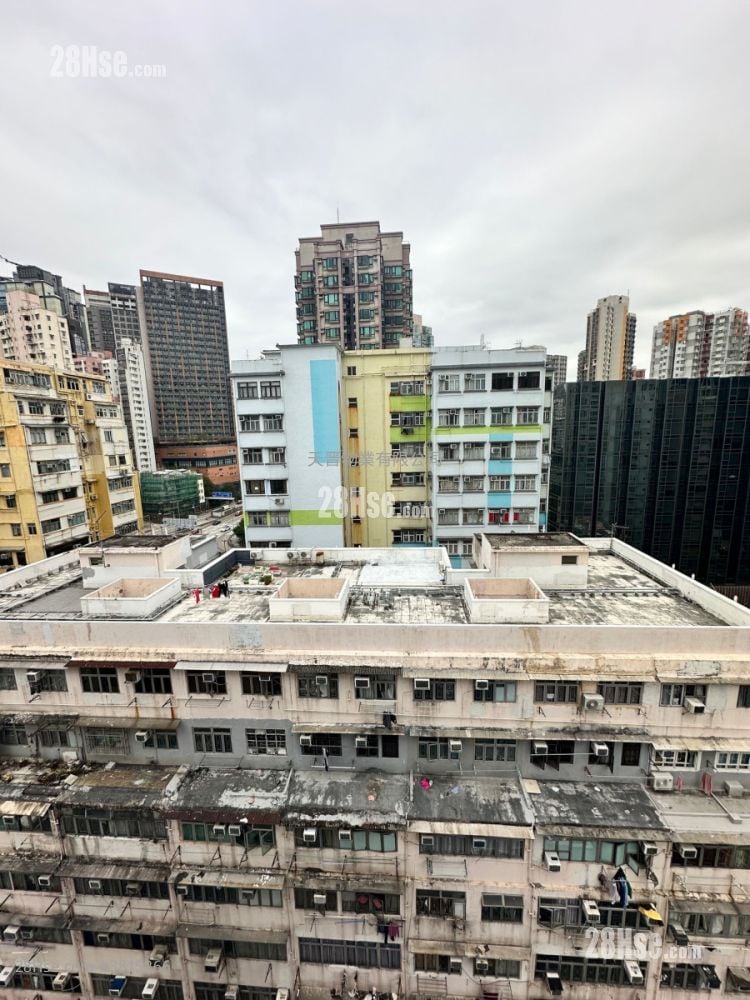 Sang On Building Sell 2 Bedrooms , 1 Bathroom 347 ft²