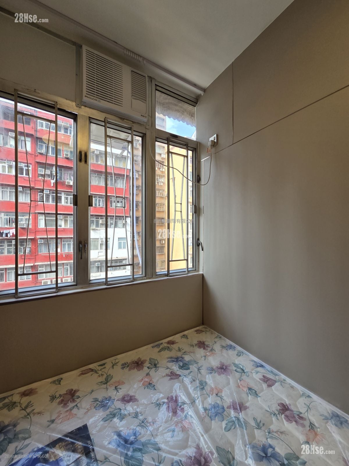Hin Wah Building Rental Studio , 1 Bathroom 140 ft²