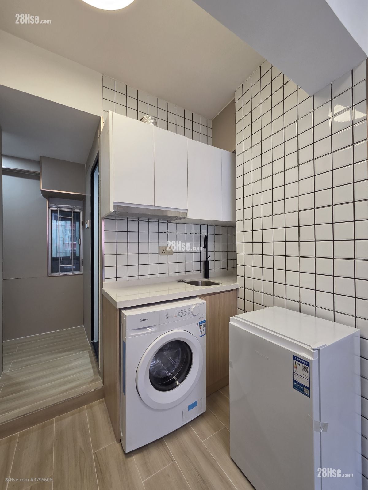 Hin Wah Building Rental Studio , 1 Bathroom 140 ft²