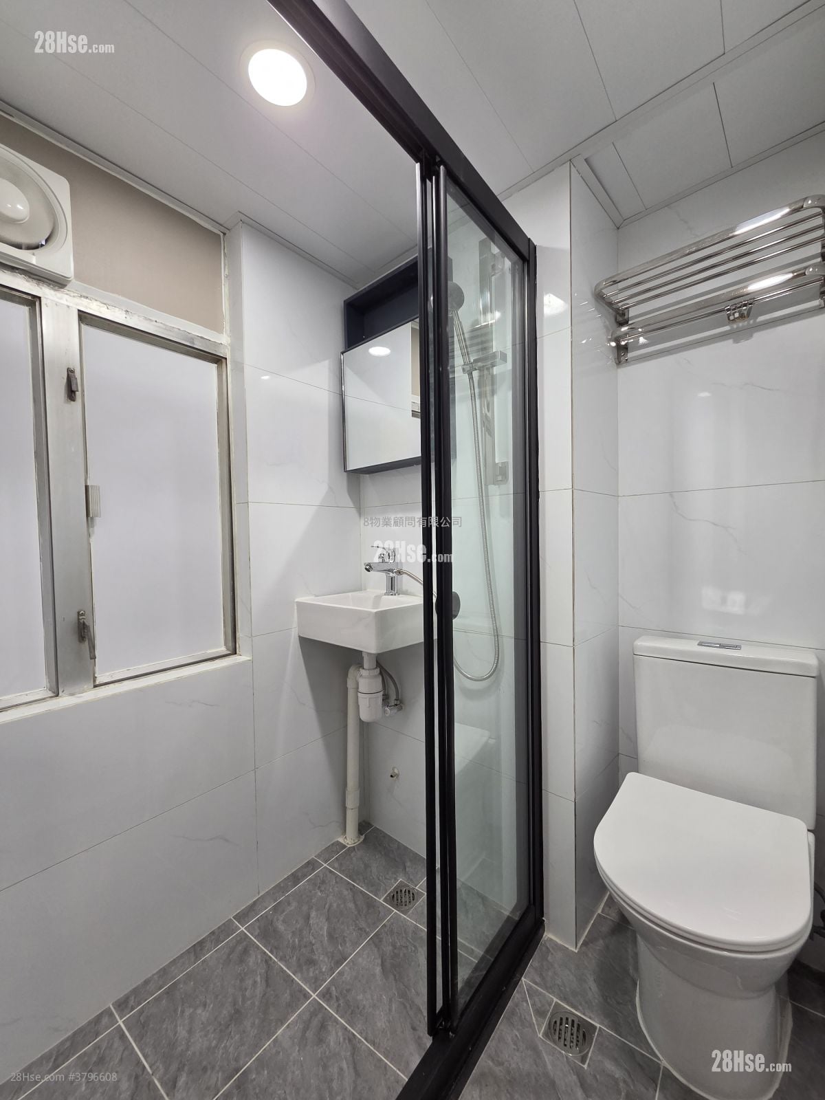 Hin Wah Building Rental Studio , 1 Bathroom 140 ft²