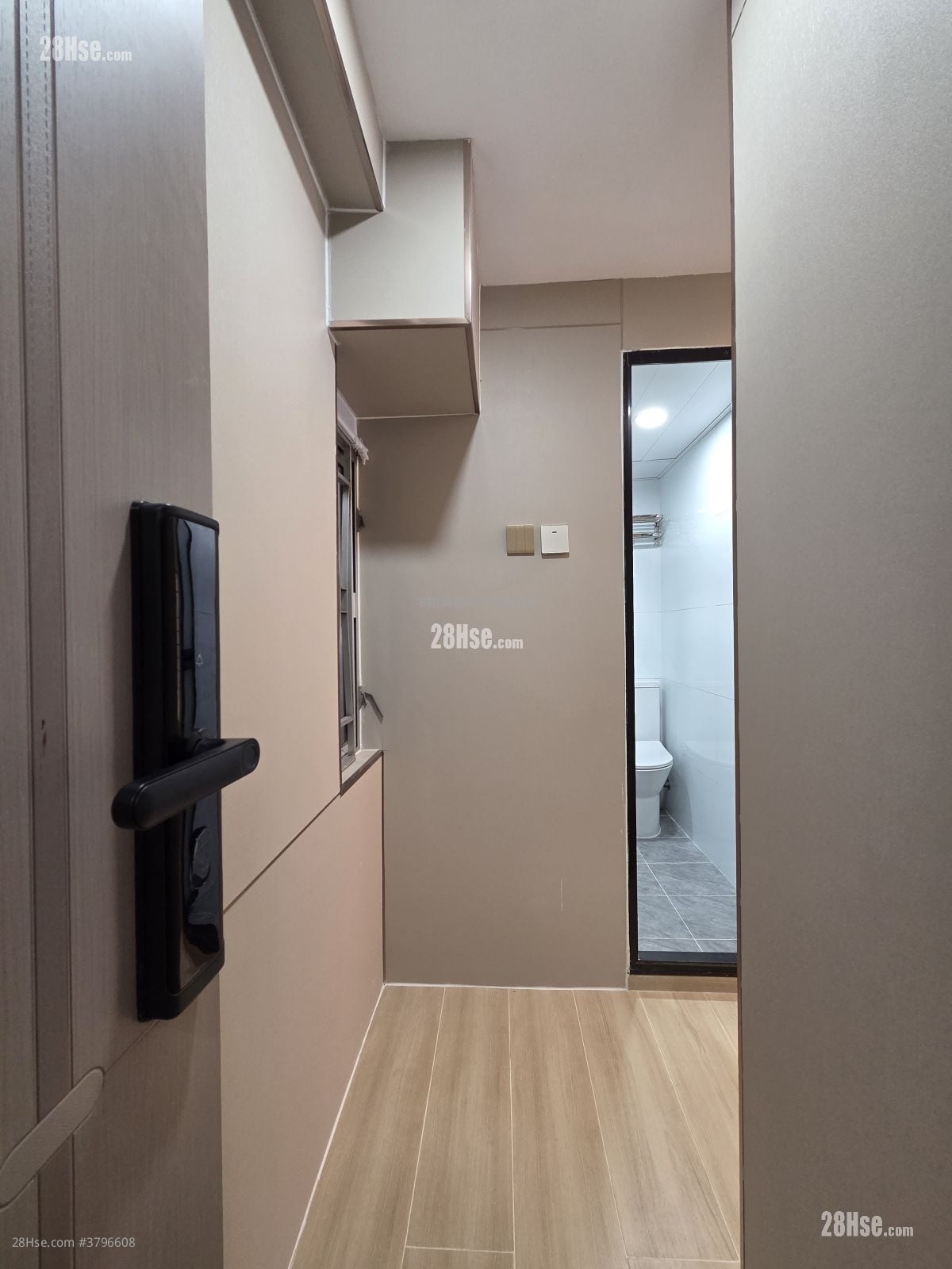 Hin Wah Building Rental Studio , 1 Bathroom 140 ft²