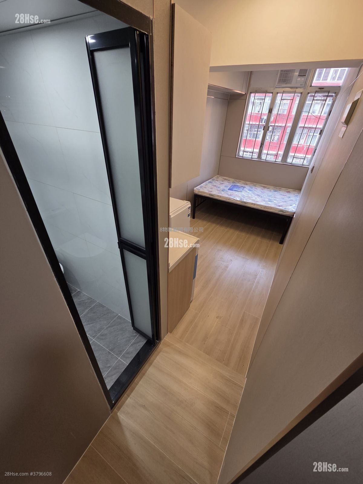 Hin Wah Building Rental Studio , 1 Bathroom 140 ft²