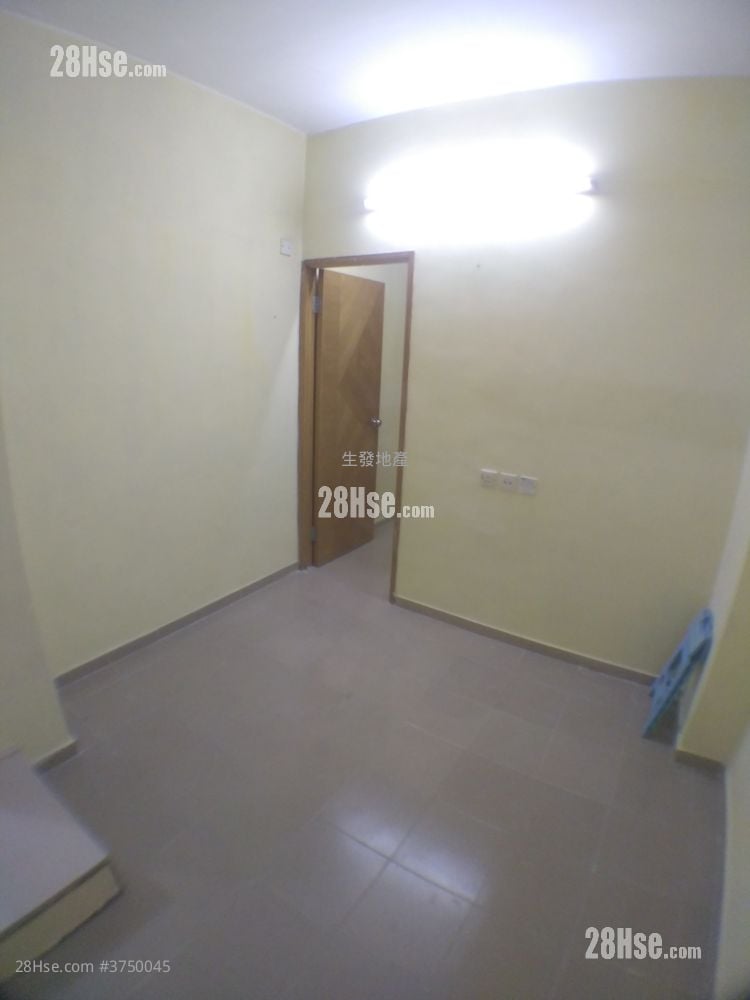 新蒲崗富源街唐樓低層 Rental 1 Bedroom , 1 Bathroom 250 ft²